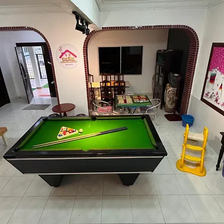 Full House Melaka Villa Exterior photo